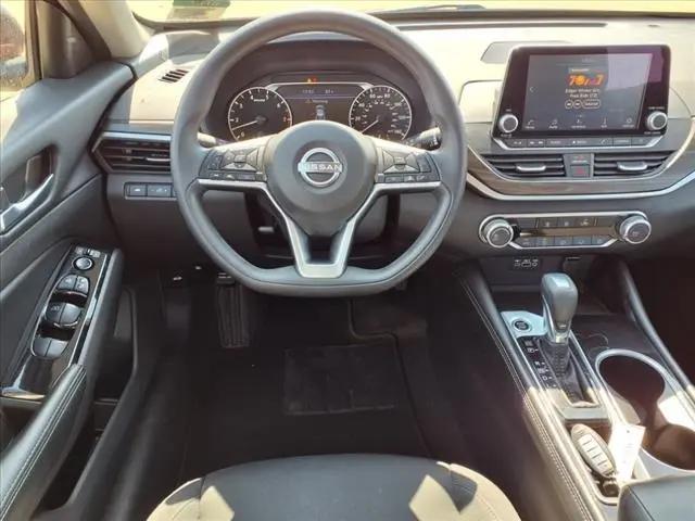 2023 Nissan Altima SV FWD