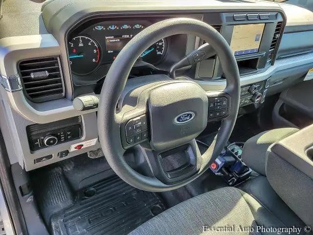 2023 Ford F-550 XLT
