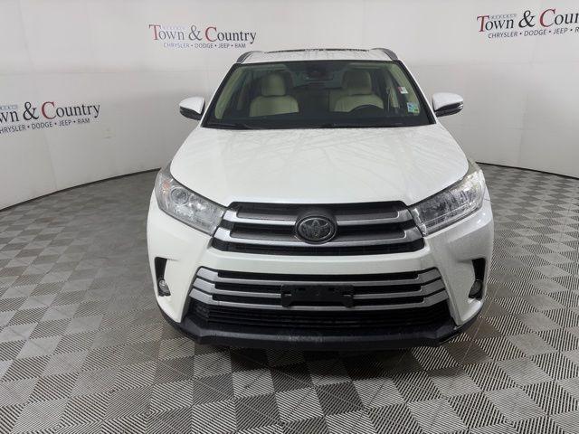 2019 Toyota Highlander SE