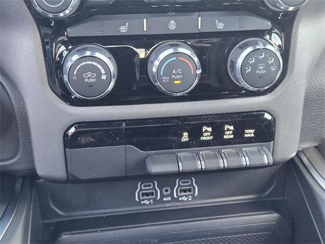 2025 Ram 1500 Big Horn Crew Cab 4x4 5'7" Box