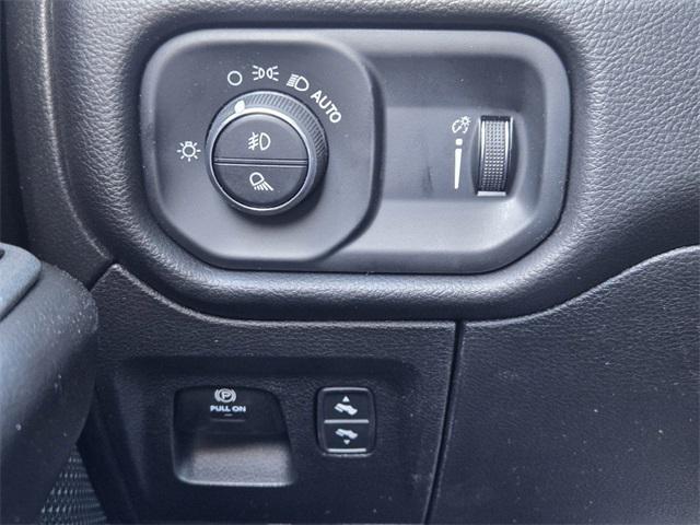 2025 Ram 1500 Big Horn Crew Cab 4x4 5'7" Box