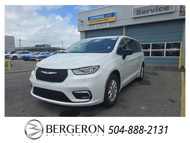 2025 Chrysler Pacifica PACIFICA SELECT