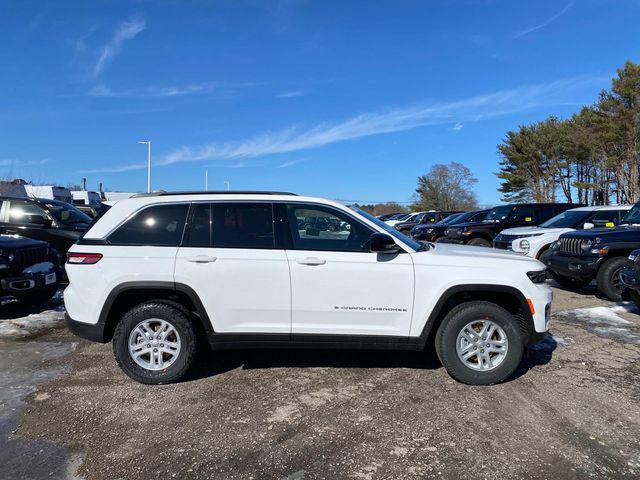 2025 Jeep Grand Cherokee GRAND CHEROKEE LAREDO 4X4