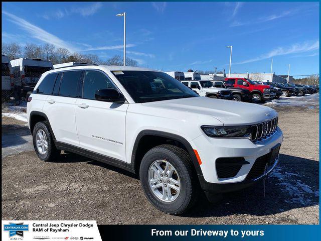2025 Jeep Grand Cherokee GRAND CHEROKEE LAREDO 4X4