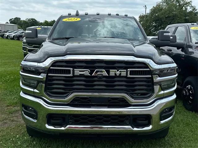 2025 RAM Ram 3500 RAM 3500 TRADESMAN CREW CAB 4X4 8 BOX