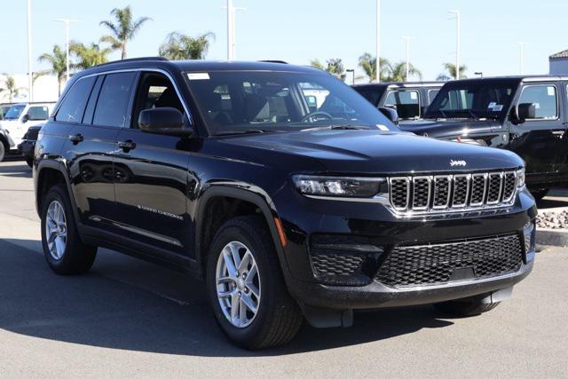 2025 Jeep Grand Cherokee GRAND CHEROKEE LAREDO X 4X4