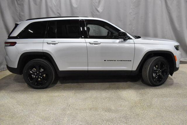 2025 Jeep Grand Cherokee GRAND CHEROKEE ALTITUDE 4X4