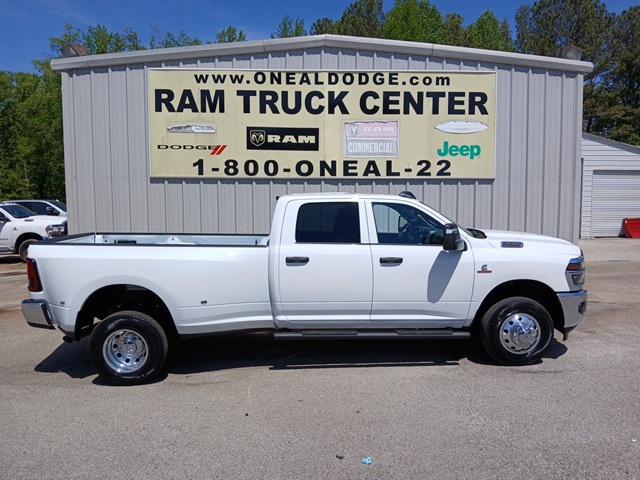 2025 RAM Ram 3500 RAM 3500 TRADESMAN CREW CAB 4X4 8 BOX