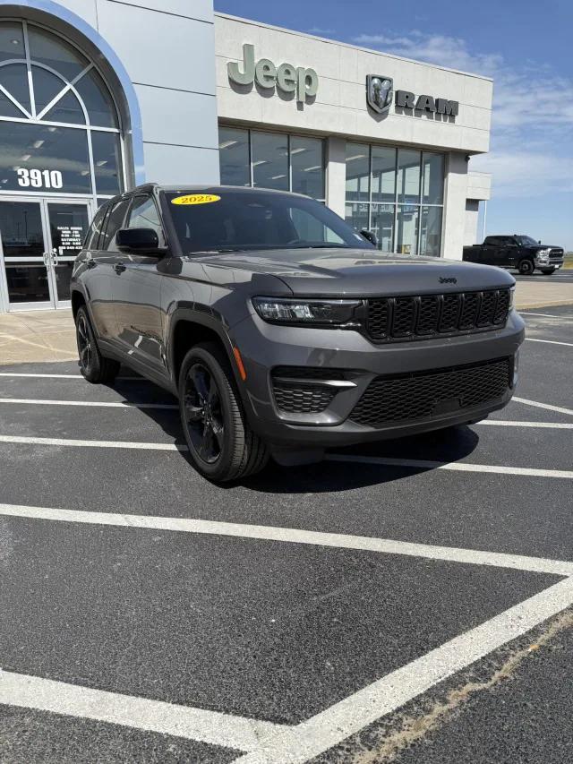 2025 Jeep Grand Cherokee GRAND CHEROKEE ALTITUDE 4X4