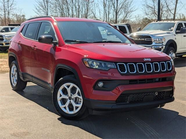 2025 Jeep Compass COMPASS LATITUDE 4X4