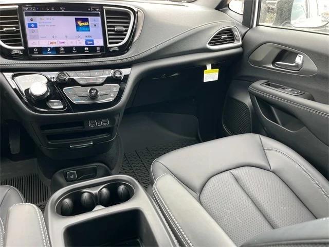 2025 Chrysler Pacifica Hybrid PACIFICA PLUG-IN HYBRID SELECT