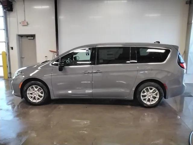 2025 Chrysler Pacifica PACIFICA SELECT