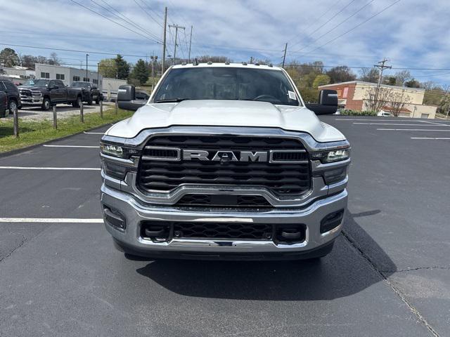 2025 RAM Ram 3500 RAM 3500 TRADESMAN CREW CAB 4X4 8 BOX