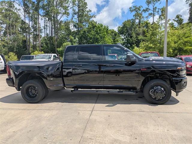 2025 RAM Ram 3500 RAM 3500 LARAMIE MEGA CAB 4X4 64 BOX