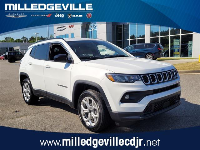2025 Jeep Compass COMPASS LATITUDE 4X4