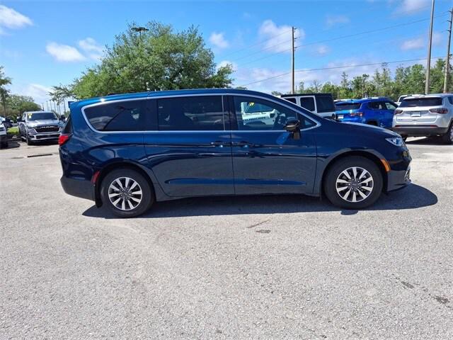 2025 Chrysler Pacifica Hybrid PACIFICA PLUG-IN HYBRID SELECT