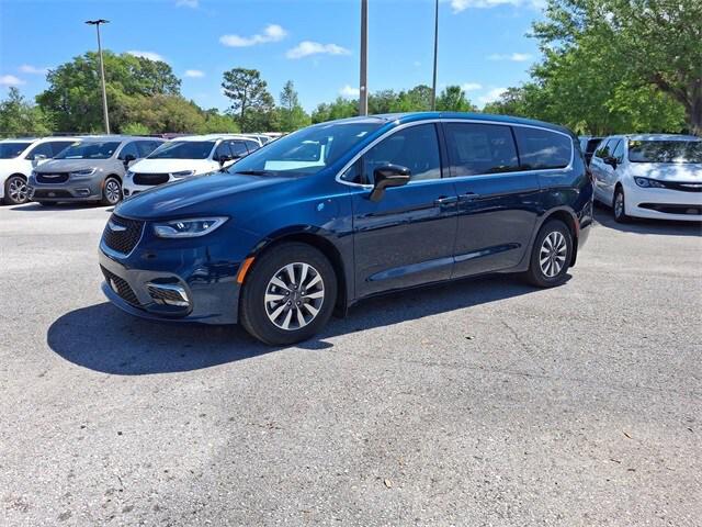 2025 Chrysler Pacifica Hybrid PACIFICA PLUG-IN HYBRID SELECT