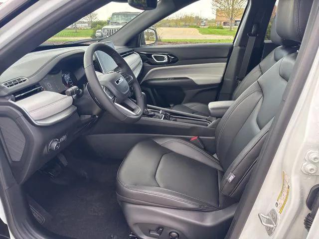 2025 Jeep Compass COMPASS LIMITED 4X4