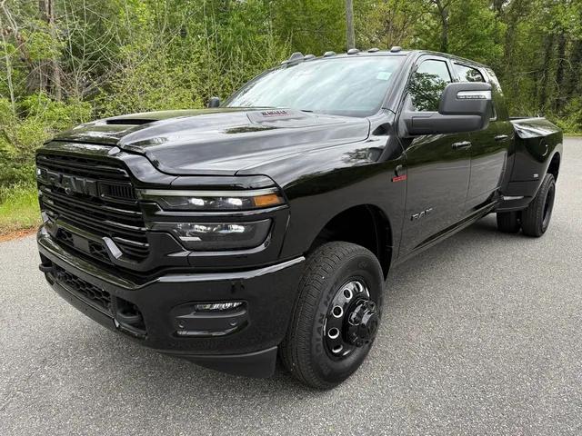 2025 RAM Ram 3500 RAM 3500 LARAMIE MEGA CAB 4X4 64 BOX