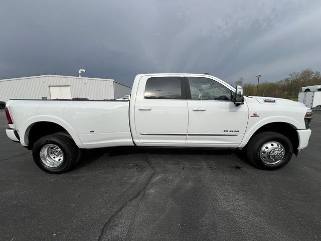 2025 RAM Ram 3500 RAM 3500 LIMITED CREW CAB 4X4 8 BOX