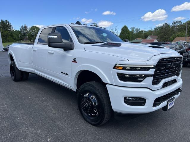 2025 RAM Ram 3500 RAM 3500 LIMITED CREW CAB 4X4 8 BOX
