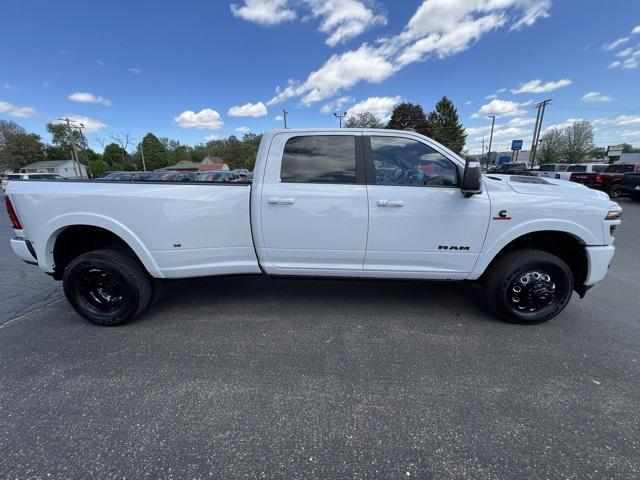 2025 RAM Ram 3500 RAM 3500 LIMITED CREW CAB 4X4 8 BOX