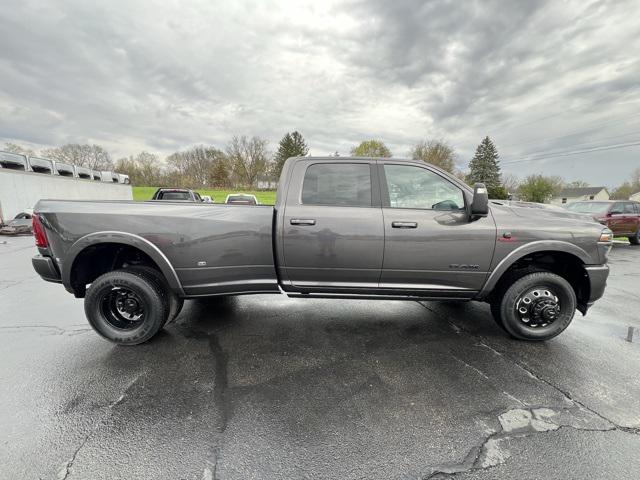 2025 RAM Ram 3500 RAM 3500 LIMITED CREW CAB 4X4 8 BOX