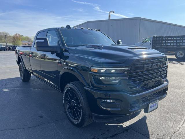 2025 RAM Ram 3500 RAM 3500 LIMITED CREW CAB 4X4 8 BOX