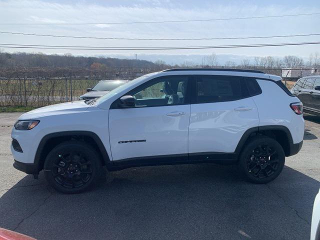 2025 Jeep Compass COMPASS LATITUDE 4X4