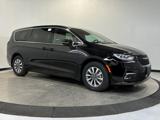 2025 Chrysler Pacifica Hybrid PACIFICA PLUG-IN HYBRID SELECT