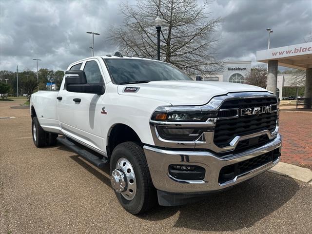 2025 RAM Ram 3500 RAM 3500 TRADESMAN CREW CAB 4X4 8 BOX