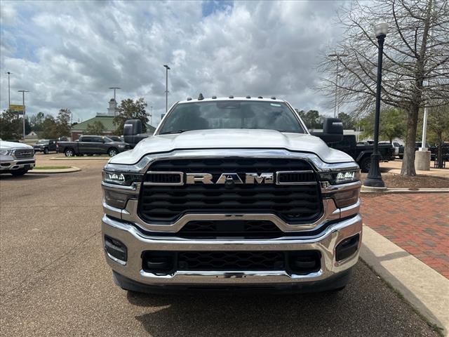 2025 RAM Ram 3500 RAM 3500 TRADESMAN CREW CAB 4X4 8 BOX