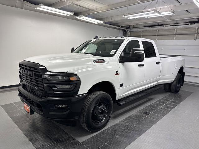 2025 RAM Ram 3500 RAM 3500 TRADESMAN CREW CAB 4X4 8 BOX