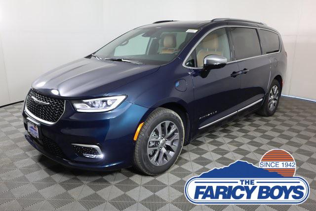 2025 Chrysler Pacifica Hybrid PACIFICA PLUG-IN HYBRID PINNACLE