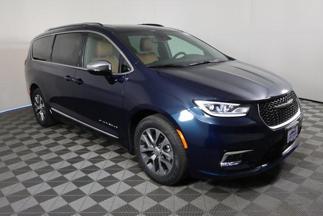 2025 Chrysler Pacifica Hybrid PACIFICA PLUG-IN HYBRID PINNACLE