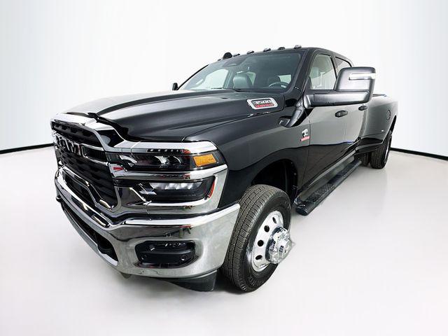 2025 RAM Ram 3500 RAM 3500 TRADESMAN CREW CAB 4X4 8 BOX