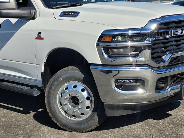 2025 RAM Ram 3500 RAM 3500 TRADESMAN CREW CAB 4X4 8 BOX