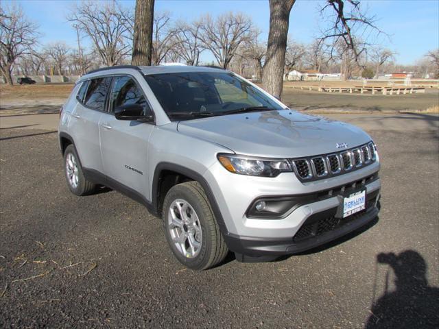 2025 Jeep Compass COMPASS LATITUDE 4X4