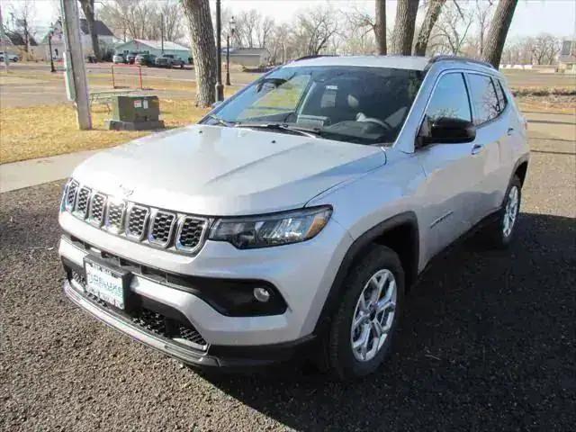 2025 Jeep Compass COMPASS LATITUDE 4X4
