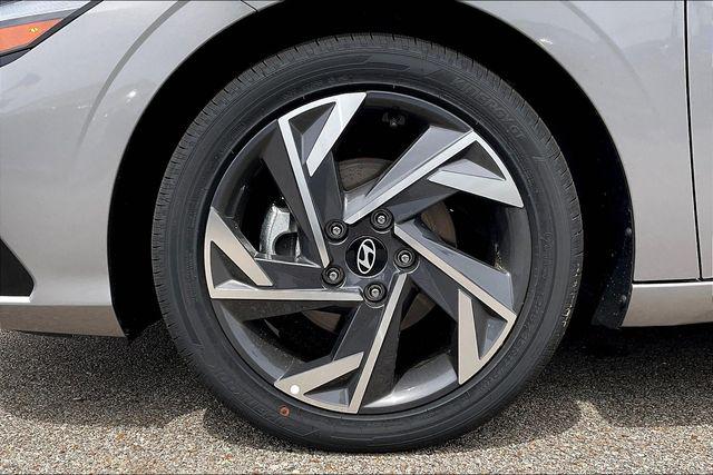 New 2025 Hyundai Elantra For Sale in Olive Branch, MS