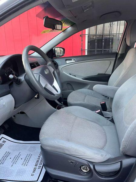2013 Hyundai Accent GLS