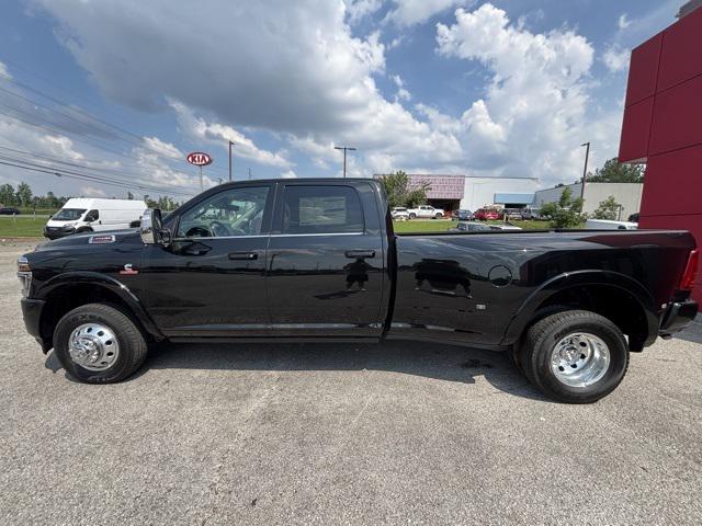 2025 RAM Ram 3500 RAM 3500 LIMITED LONGHORN CREW CAB 4X4 8 BOX