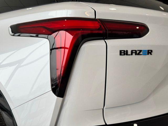 2025 Chevrolet V Blazer eAWD RS