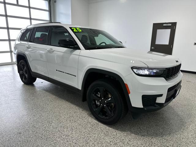 2025 Jeep Grand Cherokee GRAND CHEROKEE L ALTITUDE X 4X4