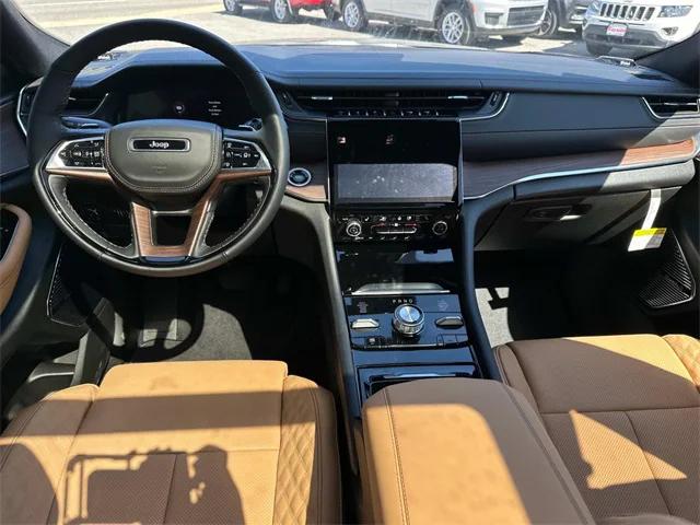 2025 Jeep Grand Cherokee GRAND CHEROKEE SUMMIT 4X4