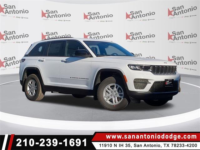 2025 Jeep Grand Cherokee GRAND CHEROKEE LAREDO 4X2
