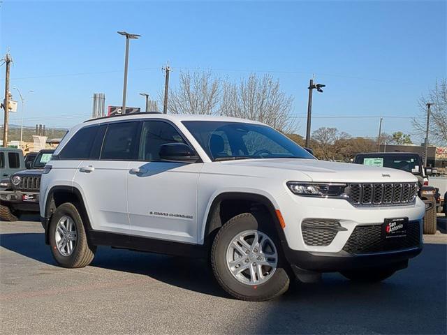 2025 Jeep Grand Cherokee GRAND CHEROKEE LAREDO 4X2