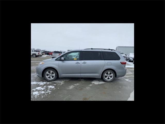 2015 Toyota Sienna LE 7 Passenger