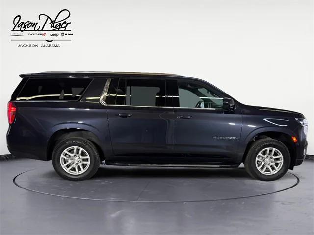 2023 Chevrolet Suburban 4WD LT