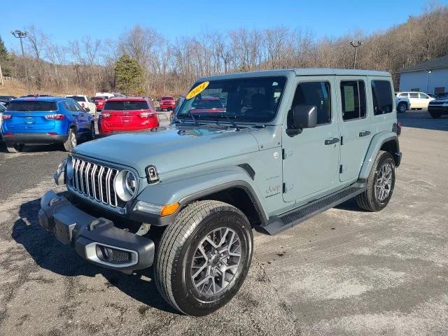 2024 Jeep Wrangler 4-Door Sahara 4x4